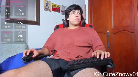 Snapshot of cuteznowyy chatting on 03/12/25, 11:12 Ask me online show from 03/12/25, 11:12