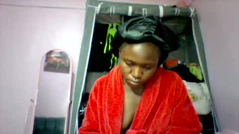 Snapshot of cutezola chatting on 10/30/25, 02:57 cutezola online show from 10/30/25, 02:57