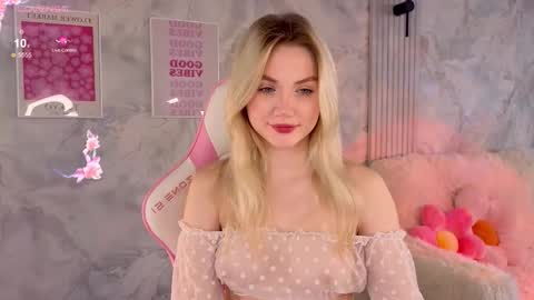 HelloMy name Eva online show from 02/11/26, 04:17