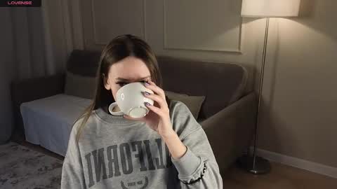 Kate online show from 10/15/25, 08:36