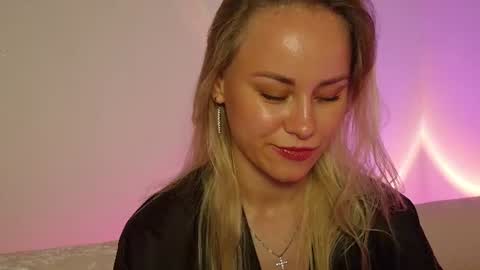 cutie_xoxo_ online show from 06/12/26, 08:08