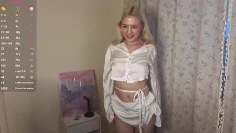 Snapshot of cutiee_lady chatting on 03/27/26, 03:34 MILA online show from 03/27/26, 03:34