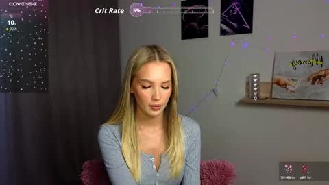 cutiefull_lion online show from 09/17/25, 05:53