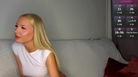 cutiefull_lion online show from 06/11/26, 05:27