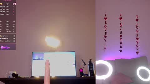 Snapshot of cutieotter chatting on 03/05/25, 11:05 Ann online show from 03/05/25, 11:05