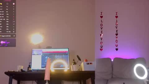 Snapshot of cutieotter chatting on 03/11/25, 07:58 Ann online show from 03/11/25, 07:58