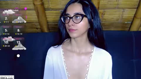 Snapshot of cutte_kitty_ chatting on 05/22/26, 10:48 miss ari online show from 05/22/26, 10:48