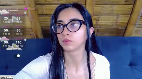 Snapshot of cutte_kitty_ chatting on 05/29/26, 03:43 miss ari online show from 05/29/26, 03:43