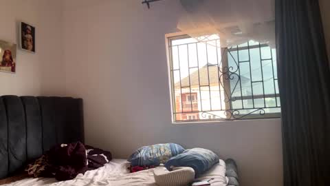 Snapshot of cuttenpretty12 chatting on 11/10/25, 08:46 cuttenpretty12 online show from 11/10/25, 08:46