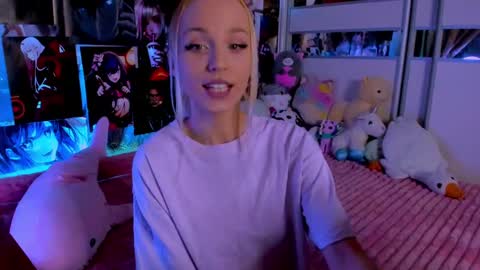 Snapshot of cuttie_ponyy chatting on 03/06/25, 09:20 Nora online show from 03/06/25, 09:20