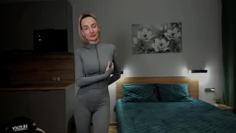 CuttieChloe online show from 12/11/24, 10:16