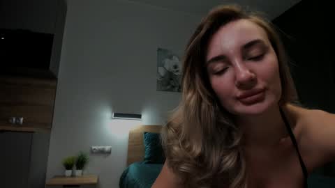 CuttieChloe online show from 01/29/25, 02:40