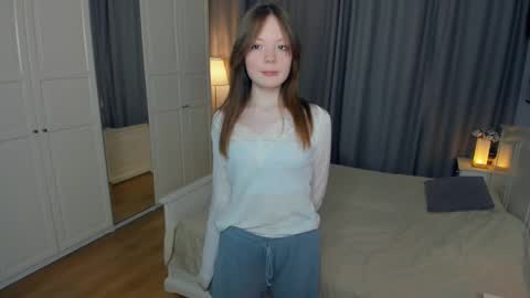 Snapshot of cuty_petite chatting on 02/20/26, 06:26 Anne online show from 02/20/26, 06:26
