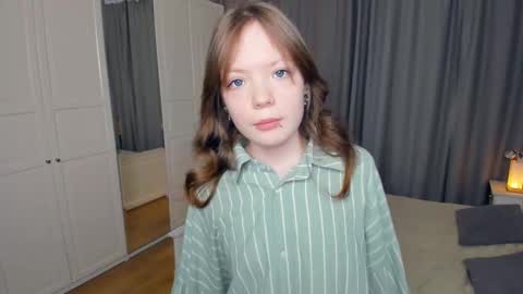 Snapshot of cuty_petite chatting on 02/22/26, 07:19 Anne online show from 02/22/26, 07:19
