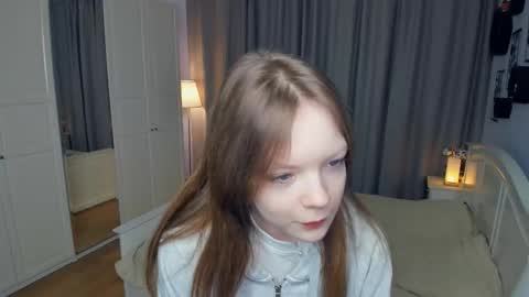 Snapshot of cuty_petite chatting on 03/12/26, 05:35 Anne online show from 03/12/26, 05:35