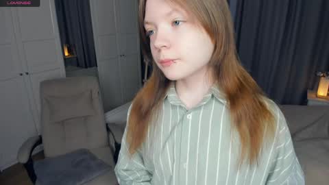 Snapshot of cuty_petite chatting on 04/10/26, 05:34 Anne online show from 04/10/26, 05:34