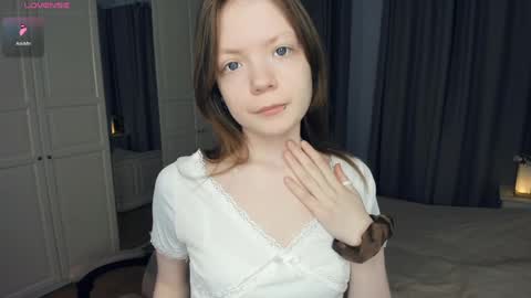 Snapshot of cuty_petite chatting on 04/11/26, 05:56 Anne online show from 04/11/26, 05:56