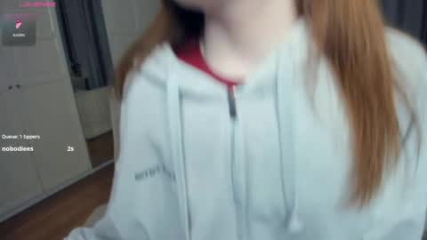 Snapshot of cuty_petite chatting on 04/19/26, 05:51 Anne online show from 04/19/26, 05:51