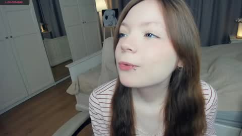 Snapshot of cuty_petite chatting on 04/20/26, 05:54 Anne online show from 04/20/26, 05:54
