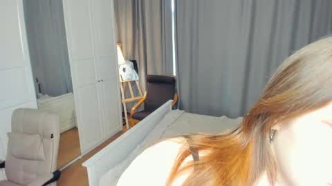 Snapshot of cuty_petite chatting on 06/08/26, 06:14 Anne online show from 06/08/26, 06:14