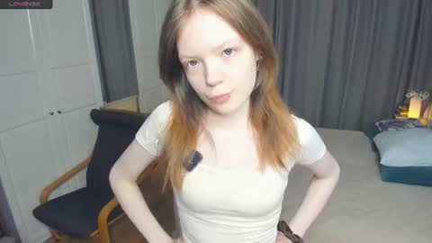 Snapshot of cuty_petite chatting on 06/13/26, 05:38 Anne online show from 06/13/26, 05:38