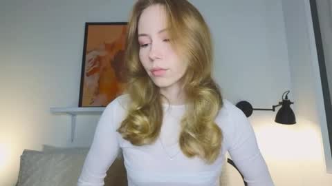 Snapshot of cuute_angell chatting on 10/23/25, 05:12 Virginia See you on Sunday online show from 10/23/25, 05:12