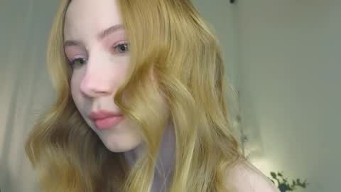 Snapshot of cuute_angell chatting on 11/15/25, 05:09 Virginia See you on Sunday online show from 11/15/25, 05:09