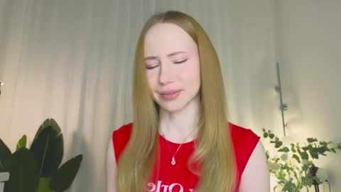 Snapshot of cuute_angell chatting on 11/25/25, 05:13 Virginia See you on Sunday online show from 11/25/25, 05:13