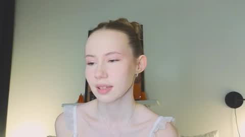 Snapshot of cuute_angell chatting on 12/18/25, 05:08 Virginia See you on Sunday online show from 12/18/25, 05:08