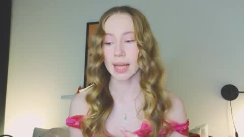 Snapshot of cuute_angell chatting on 12/19/25, 05:09 Virginia See you on Sunday online show from 12/19/25, 05:09