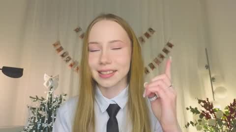 Snapshot of cuute_angell chatting on 01/17/26, 05:16 Virginia See you on Sunday online show from 01/17/26, 05:16