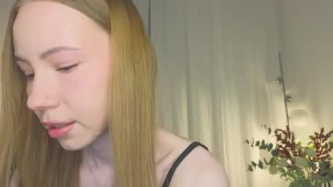 Snapshot of cuute_angell chatting on 03/21/26, 05:05 Virginia See you on Sunday online show from 03/21/26, 05:05