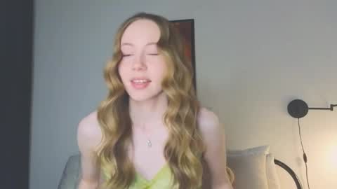 Snapshot of cuute_angell chatting on 05/04/26, 05:09 Virginia See you on Sunday online show from 05/04/26, 05:09