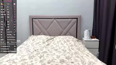 Snapshot of cwenecollins chatting on 11/09/25, 08:12 Akemi online show from 11/09/25, 08:12