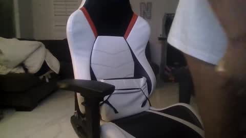 cxrlitos384092 online show from 12/21/25, 01:51