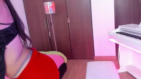 Snapshot of cyan_xo chatting on 02/24/25, 07:41 Cyan online show from 02/24/25, 07:41