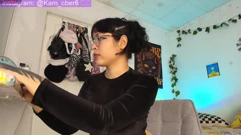 Snapshot of cybercami chatting on 09/29/25, 05:51 Camila online show from 09/29/25, 05:51