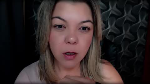 Snapshot of cyberdomme chatting on 11/23/25, 01:38 Full time mean bitch. online show from 11/23/25, 01:38