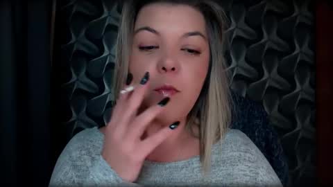 Snapshot of cyberdomme chatting on 11/30/25, 10:36 Full time mean bitch. online show from 11/30/25, 10:36