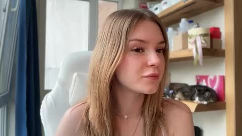 Snapshot of cyberl0ve_ chatting on 05/29/26, 12:58 Im Emi streaming with my friend Reyna today online show from 05/29/26, 12:58