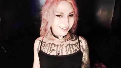 Nikki online show from 10/12/25, 09:14