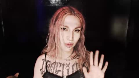 Snapshot of cybertrouble_ chatting on 10/31/25, 12:22 Nikki online show from 10/31/25, 12:22