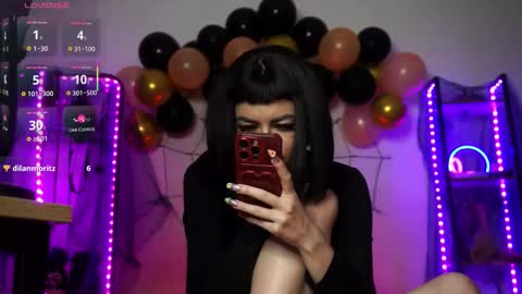 Snapshot of cyberxgoddess_ chatting on 10/24/25, 01:57 Lily Goddess online show from 10/24/25, 01:57