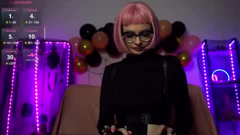 Snapshot of cyberxgoddess_ chatting on 10/25/25, 11:43 Lily Goddess online show from 10/25/25, 11:43