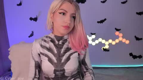 Snapshot of cyberzoe chatting on 11/05/25, 03:45 cyber zoe online show from 11/05/25, 03:45