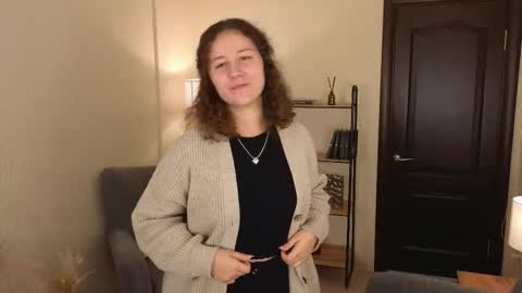 Snapshot of cynthia_myers chatting on 10/15/25, 01:22 Lola online show from 10/15/25, 01:22
