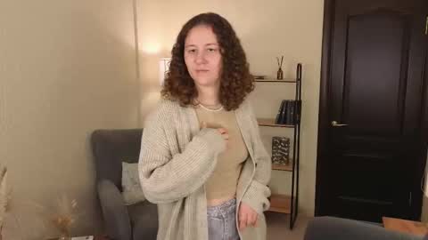 Snapshot of cynthia_myers chatting on 10/17/25, 01:25 Lola online show from 10/17/25, 01:25