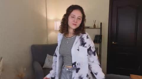 Snapshot of cynthia_myers chatting on 10/20/25, 01:11 Lola online show from 10/20/25, 01:11