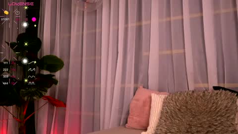 Snapshot of cynthiawest chatting on 05/14/26, 03:35 Ivy online show from 05/14/26, 03:35
