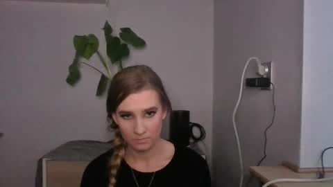 Snapshot of cyntianatural chatting on 01/07/25, 11:37 CyntiaNatural online show from 01/07/25, 11:37